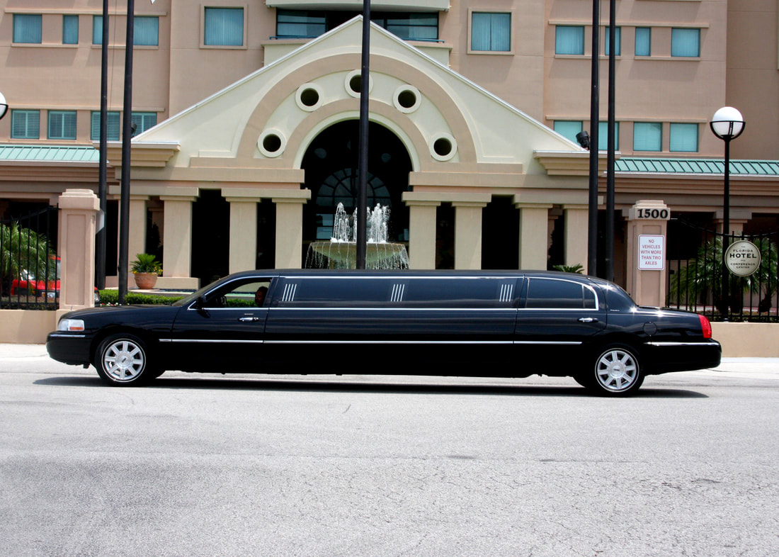 Lincoln town car Limousine for birthdays